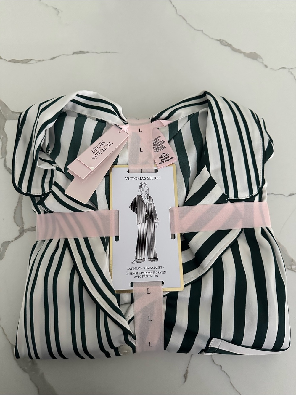 Victoria's Secret Satin PJ set (2) 💚